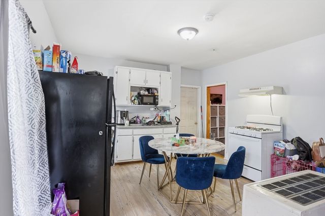 208 State St, New Bedford, MA 02710