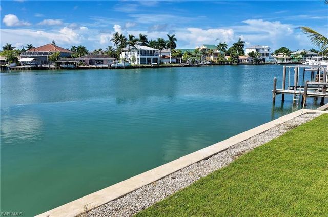 144 Pago Pago DR W, Naples, FL 34113