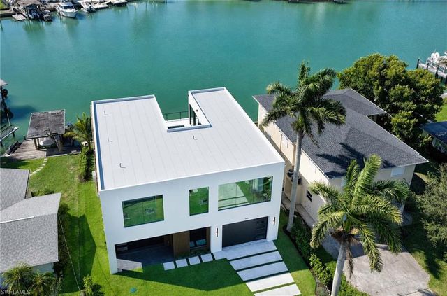 144 Pago Pago DR W, Naples, FL 34113