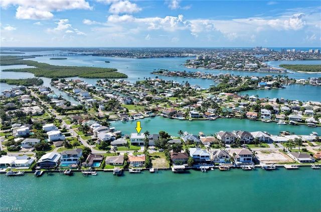 144 Pago Pago DR W, Naples, FL 34113
