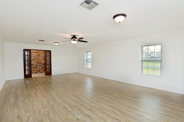 304 Winder Rd, Thibodaux, LA 70301