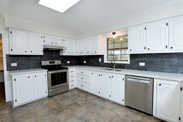 304 Winder Rd, Thibodaux, LA 70301