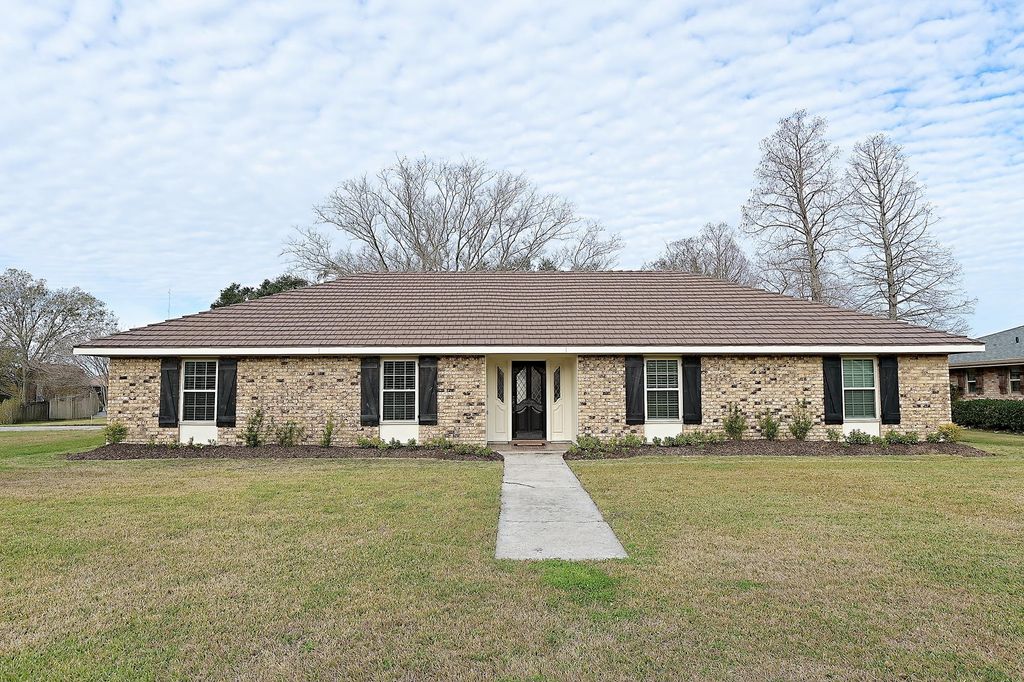 304 Winder Rd, Thibodaux, LA 70301