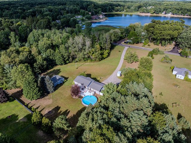 13955 Pine Lake Avenue, Cedar Springs, MI 49319