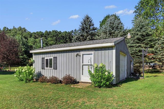 13955 Pine Lake Avenue, Cedar Springs, MI 49319