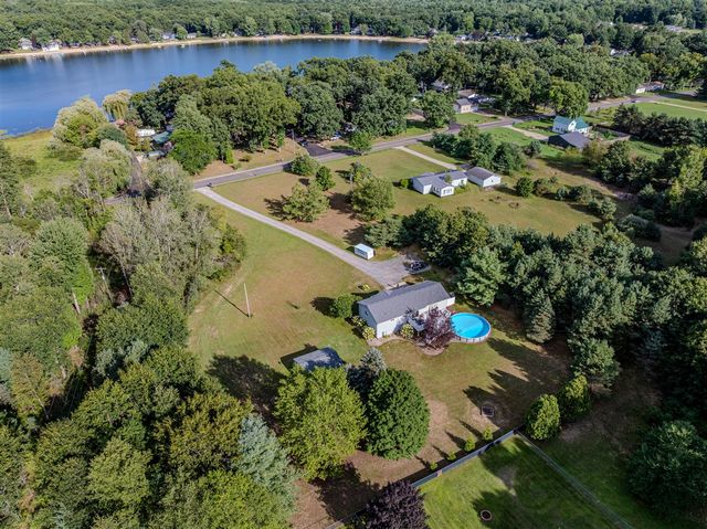 13955 Pine Lake Avenue, Cedar Springs, MI 49319
