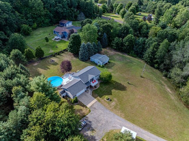 13955 Pine Lake Avenue, Cedar Springs, MI 49319