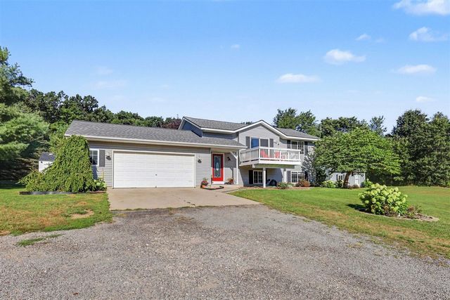 13955 Pine Lake Avenue, Cedar Springs, MI 49319