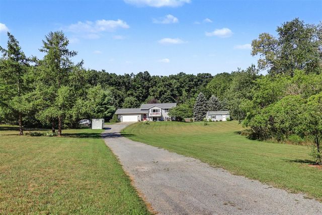 13955 Pine Lake Avenue, Cedar Springs, MI 49319
