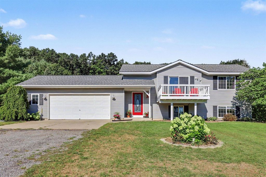 13955 Pine Lake Avenue, Cedar Springs, MI 49319