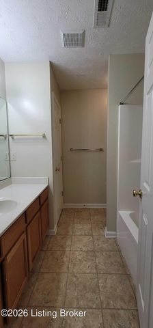 5603 Collington Ct, Louisville, KY 40241