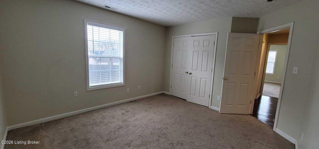 5603 Collington Ct, Louisville, KY 40241