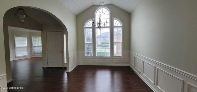 5603 Collington Ct, Louisville, KY 40241