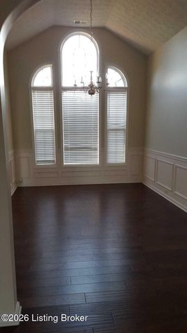 5603 Collington Ct, Louisville, KY 40241