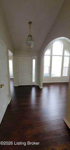 5603 Collington Ct, Louisville, KY 40241