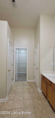 5603 Collington Ct, Louisville, KY 40241