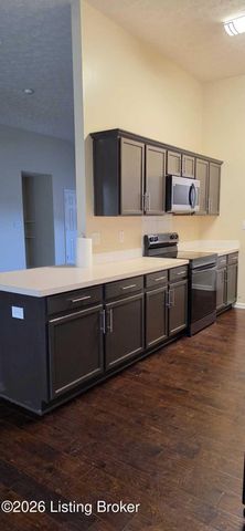 5603 Collington Ct, Louisville, KY 40241