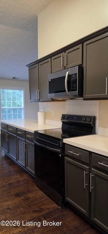 5603 Collington Ct, Louisville, KY 40241