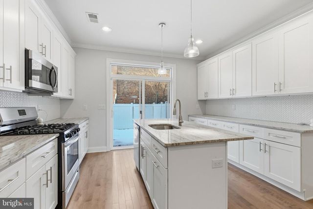 1752 N 27TH ST, Philadelphia, PA 19121