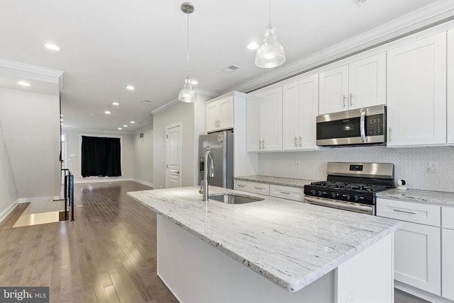 1752 N 27TH ST, Philadelphia, PA 19121