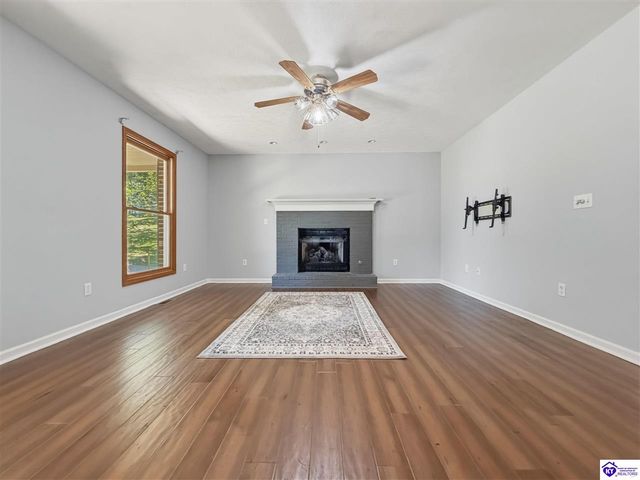 17 Bittersweet Place, Brandenburg, KY 40108