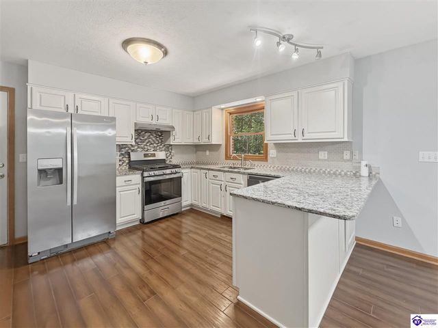 17 Bittersweet Place, Brandenburg, KY 40108