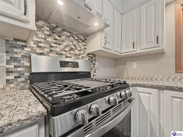 17 Bittersweet Place, Brandenburg, KY 40108