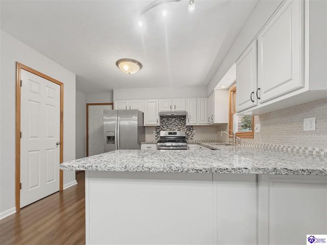17 Bittersweet Place, Brandenburg, KY 40108