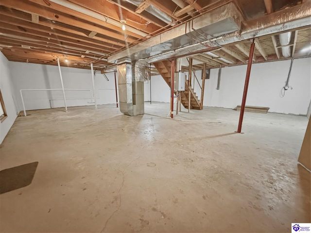 17 Bittersweet Place, Brandenburg, KY 40108