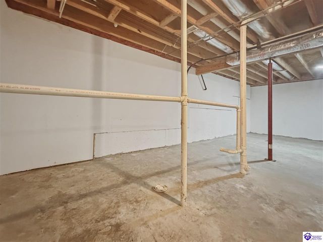 17 Bittersweet Place, Brandenburg, KY 40108