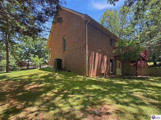 17 Bittersweet Place, Brandenburg, KY 40108