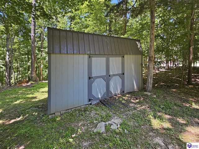 17 Bittersweet Place, Brandenburg, KY 40108