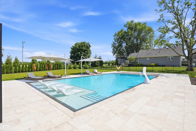 4025 Pitscottie Court, Bargersville, IN 46106