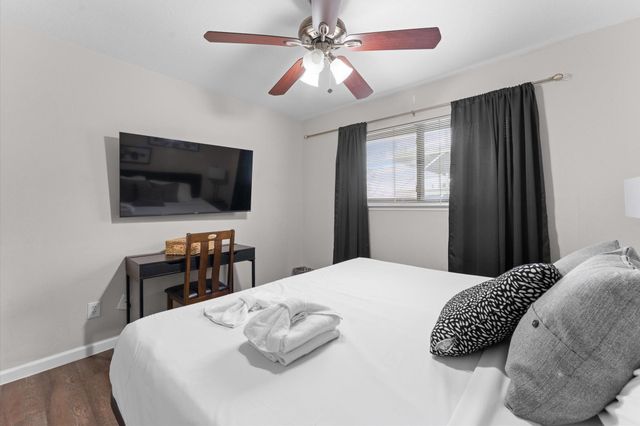 3804 Lake Street, Houston, TX 77098