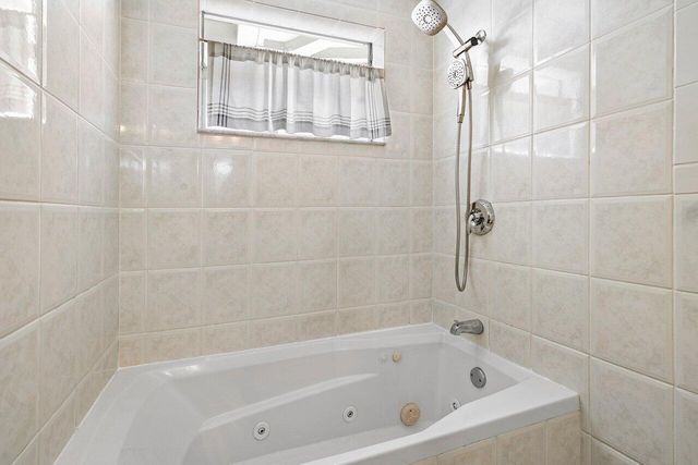 2431 Key Largo Lane, Fort Lauderdale, FL 33312