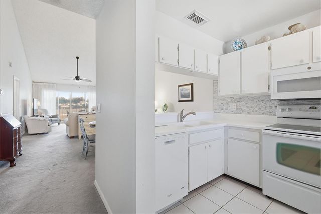 414 CERROMAR CIRCLE S 249, Venice, FL 34293
