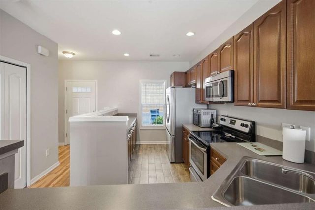 1984 Hoods Fort Circle, Kennesaw, GA 30144