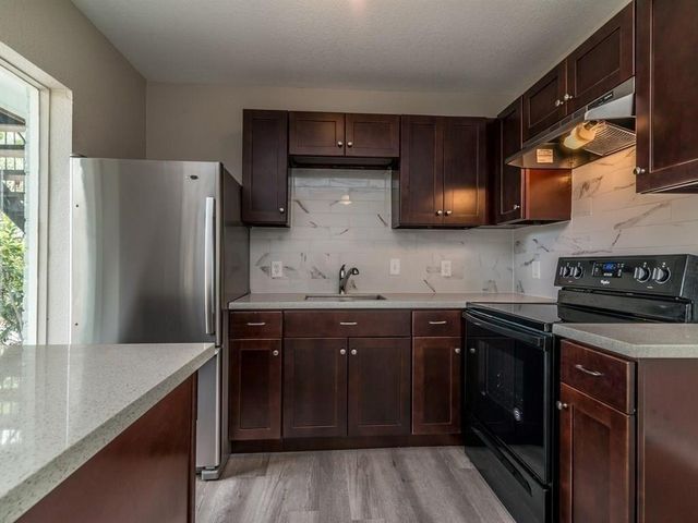 1819 Cove Park Drive 2, League City, TX 77565