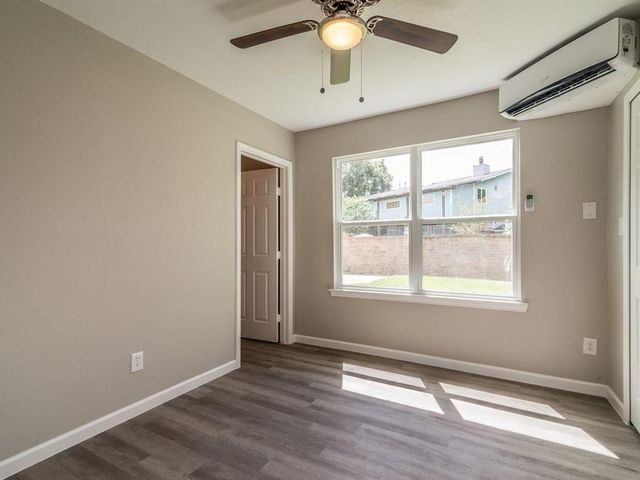 1819 Cove Park Drive 2, League City, TX 77565