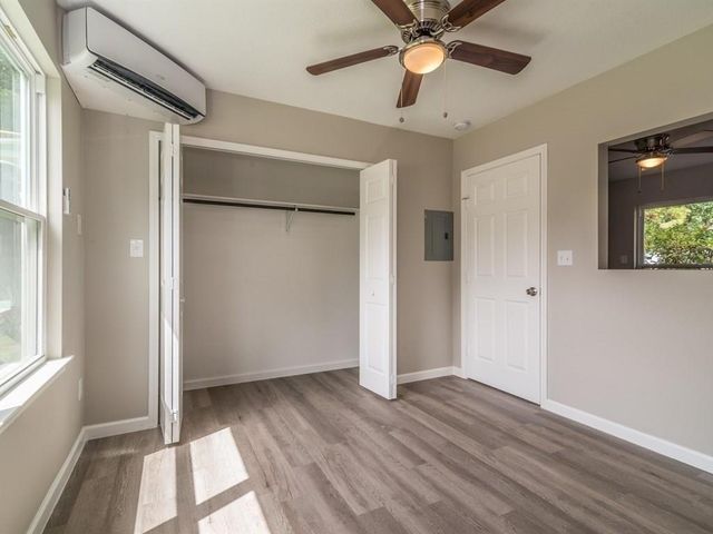 1819 Cove Park Drive 2, League City, TX 77565