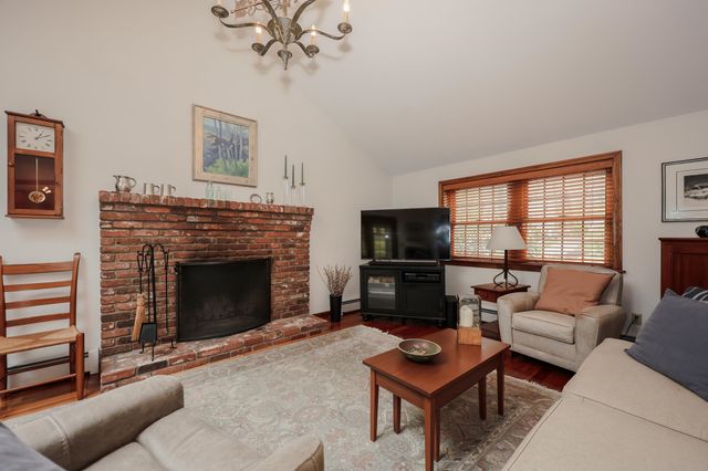 41 Gervaise Drive, Derry, NH 03038