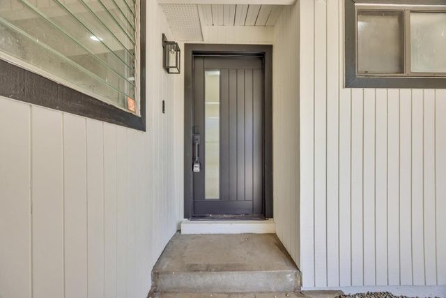 10225 Los Palos Dr, Rancho Cordova, CA 95670