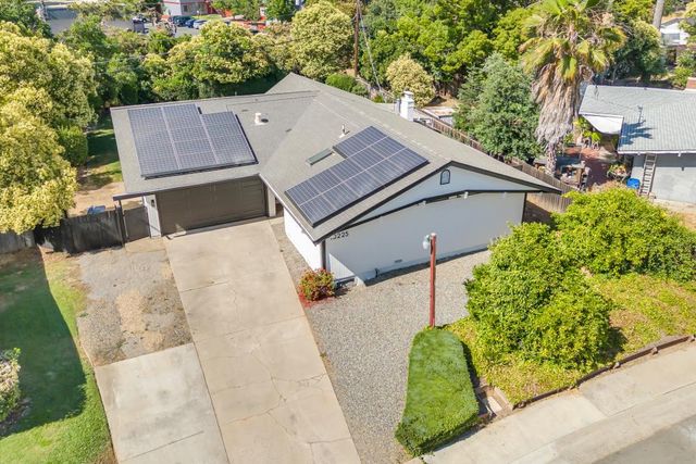 10225 Los Palos Dr, Rancho Cordova, CA 95670