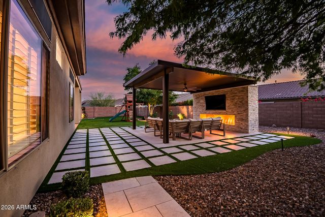 1529 W LAUREL GREENS Court, Phoenix, AZ 85086