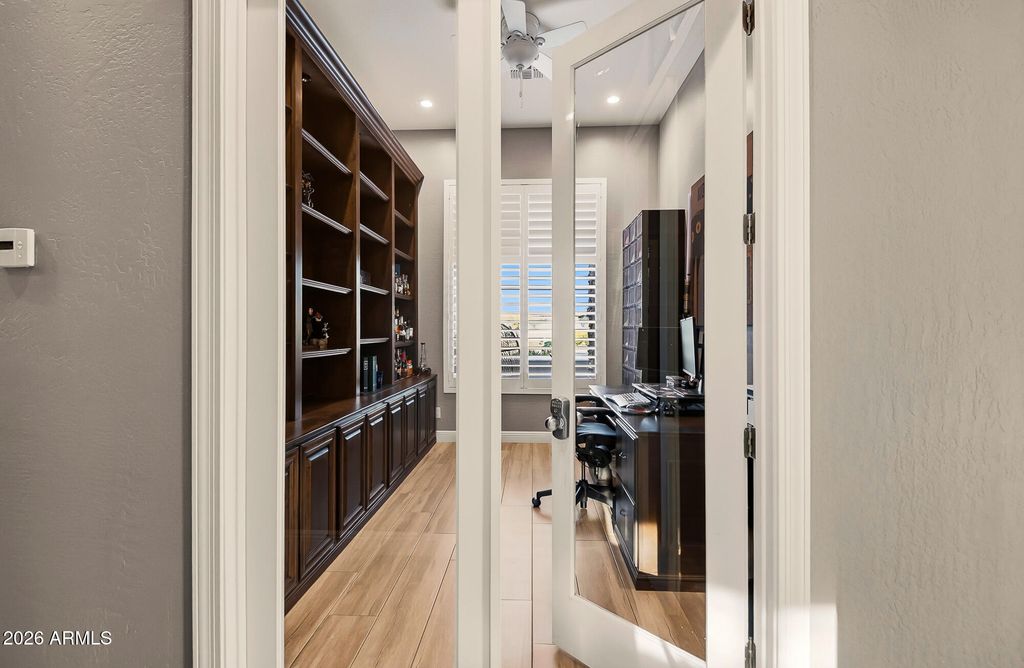 Image 15 of property listing at 1529 W LAUREL GREENS Court, Phoenix, AZ 85086