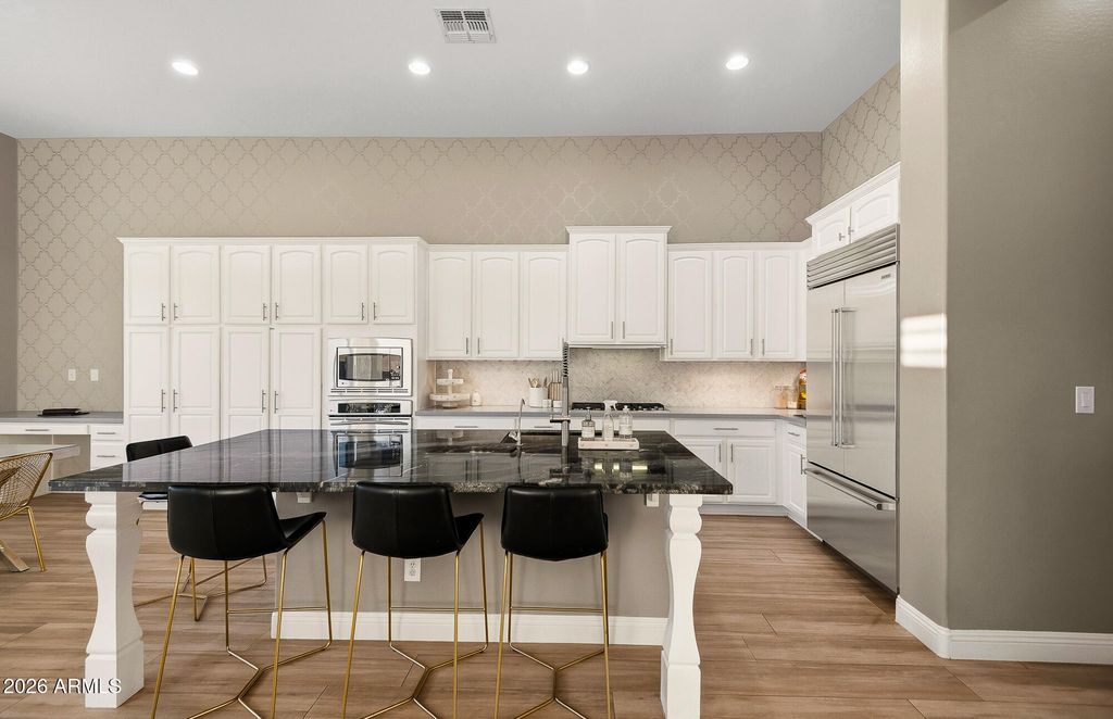 Image 18 of property listing at 1529 W LAUREL GREENS Court, Phoenix, AZ 85086