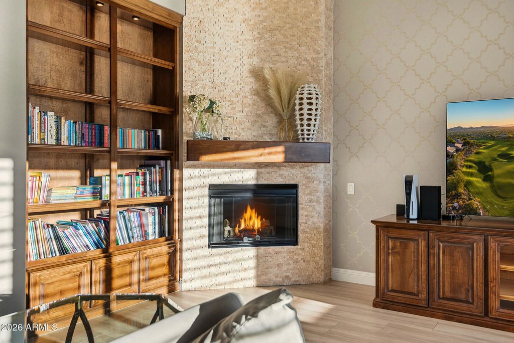 Image 26 of property listing at 1529 W LAUREL GREENS Court, Phoenix, AZ 85086