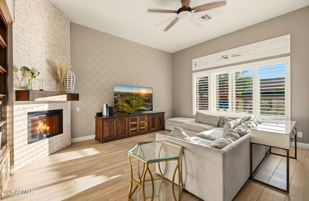 Image 27 of property listing at 1529 W LAUREL GREENS Court, Phoenix, AZ 85086