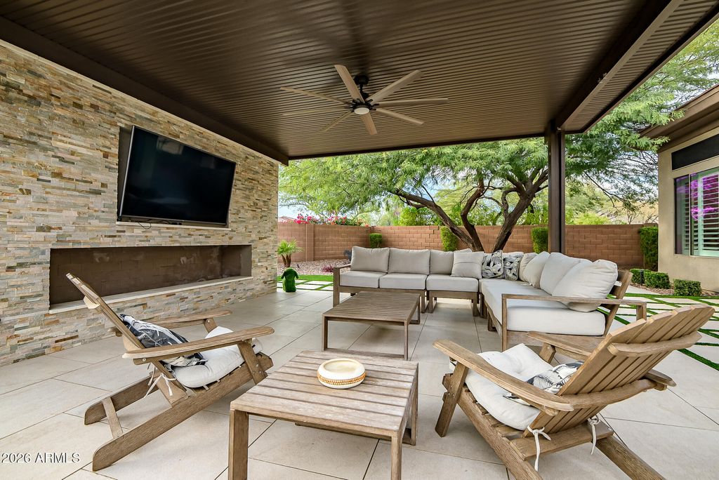 Image 46 of property listing at 1529 W LAUREL GREENS Court, Phoenix, AZ 85086