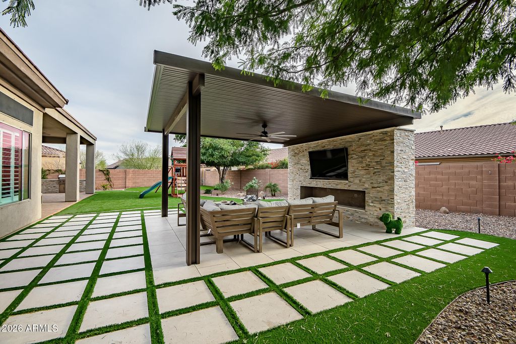 Image 47 of property listing at 1529 W LAUREL GREENS Court, Phoenix, AZ 85086